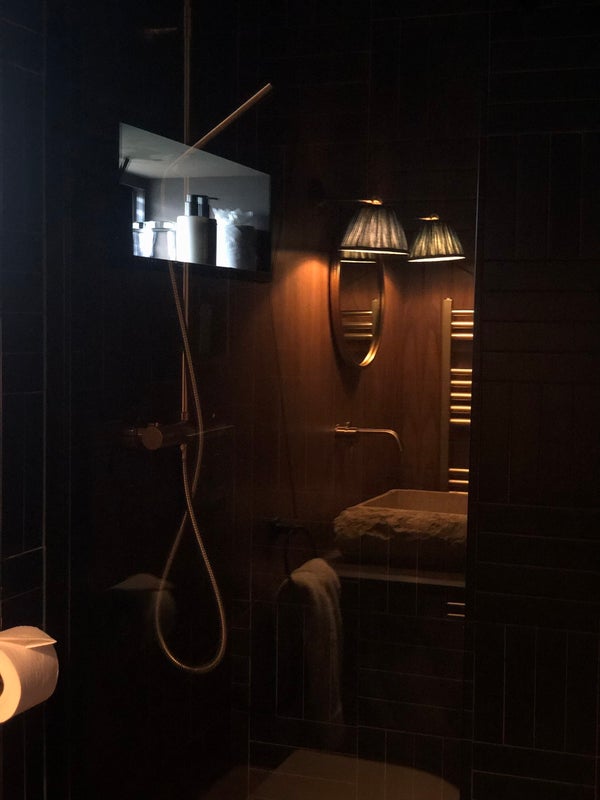 Photo 1: En-suite bathroom