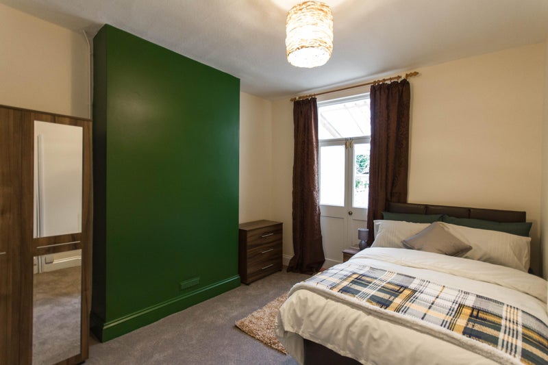 Photo 1: Green Room @ £875cm