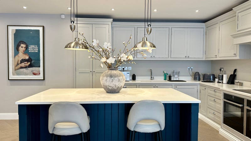 Photo 1: Kitchen