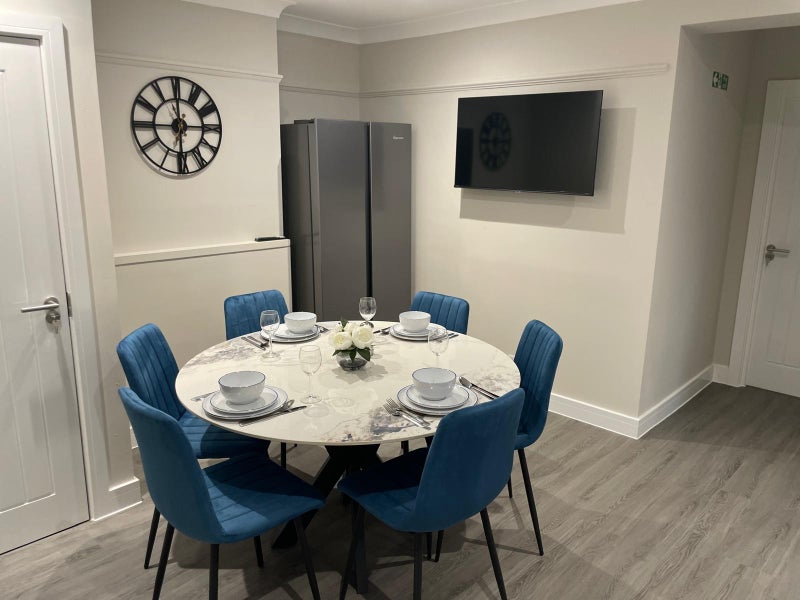 Photo 1: Dinning Area