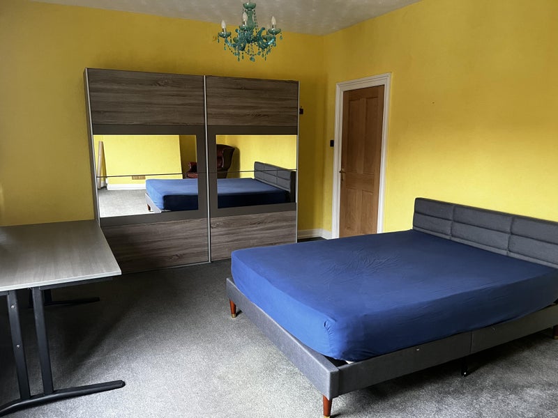 Photo 1: Large front bedroom (3)