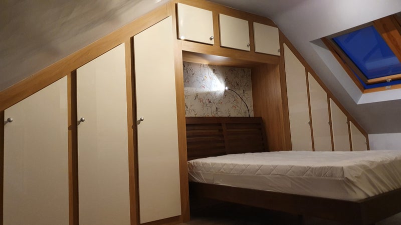 Photo 1: Luxurious room with ample wardrobe space