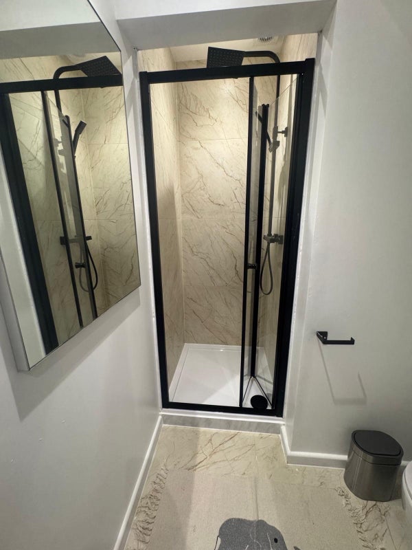 Photo 1: Studio 1 - bathroom £850