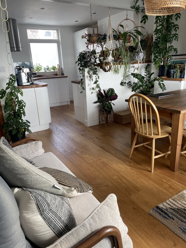 Photo 1: Kitchen / dining area