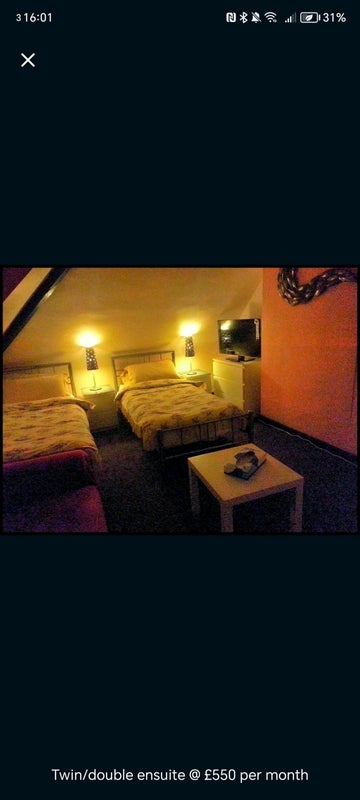 Photo 1: Twin double ensuite AVAILABLE NOW