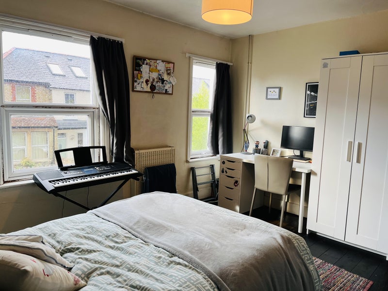 Photo 1: Bedroom