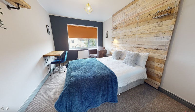Photo 1: Room 8