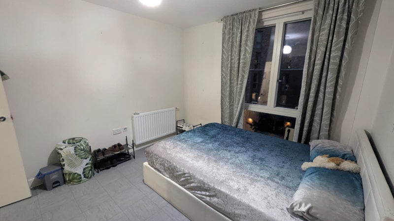 Photo 1: Bedroom 1-1