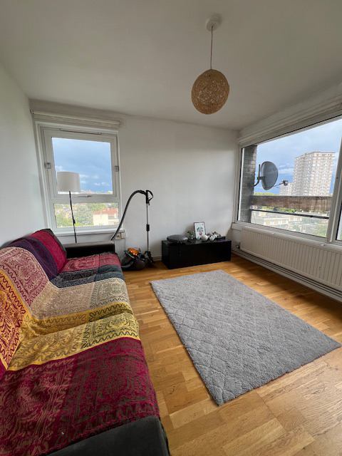 Photo 1: Living room