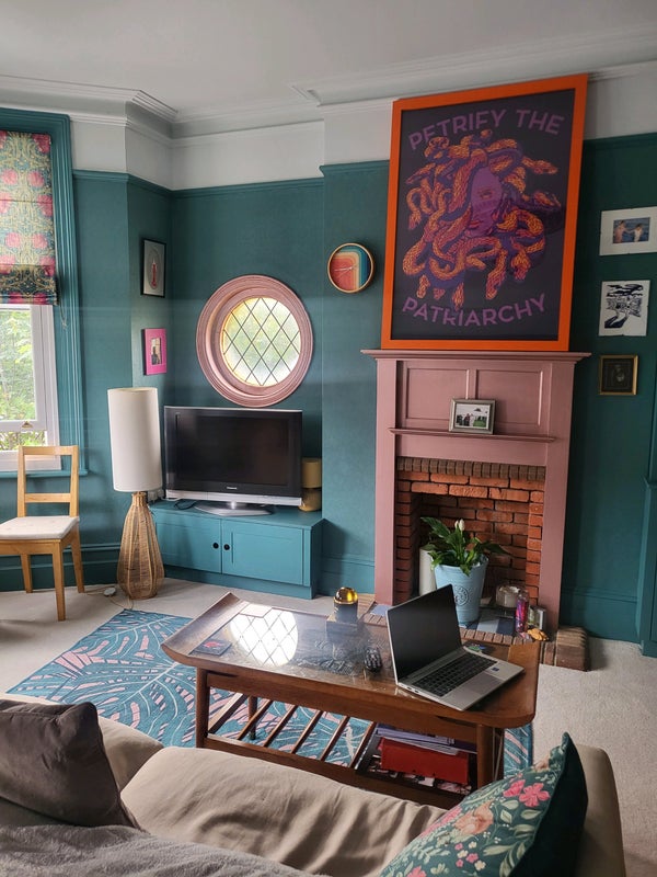 Photo 1: living room