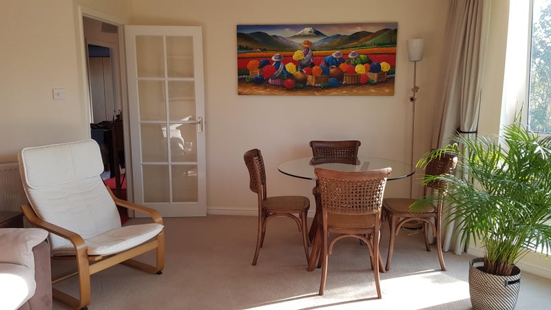 Photo 1: Lounge