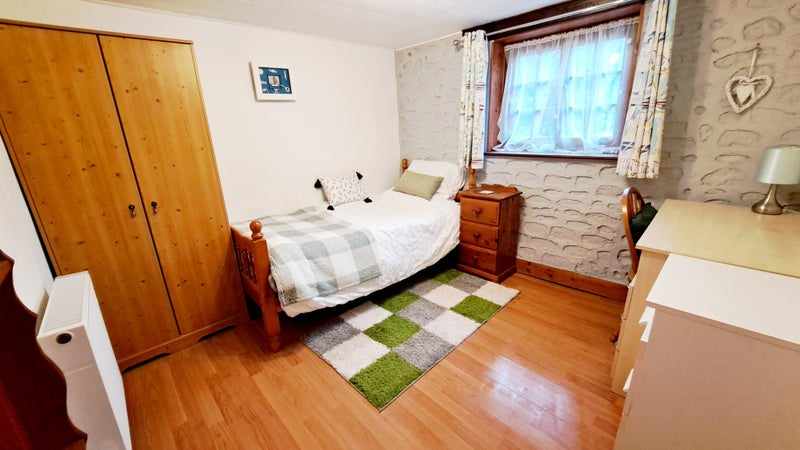 Photo 1: Room 5 £115pw