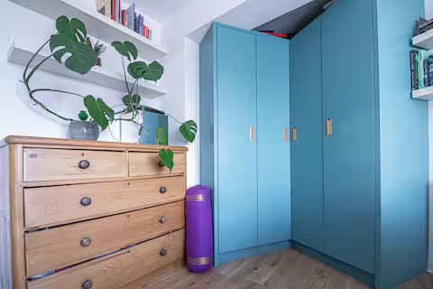 Photo 1: Main bedroom