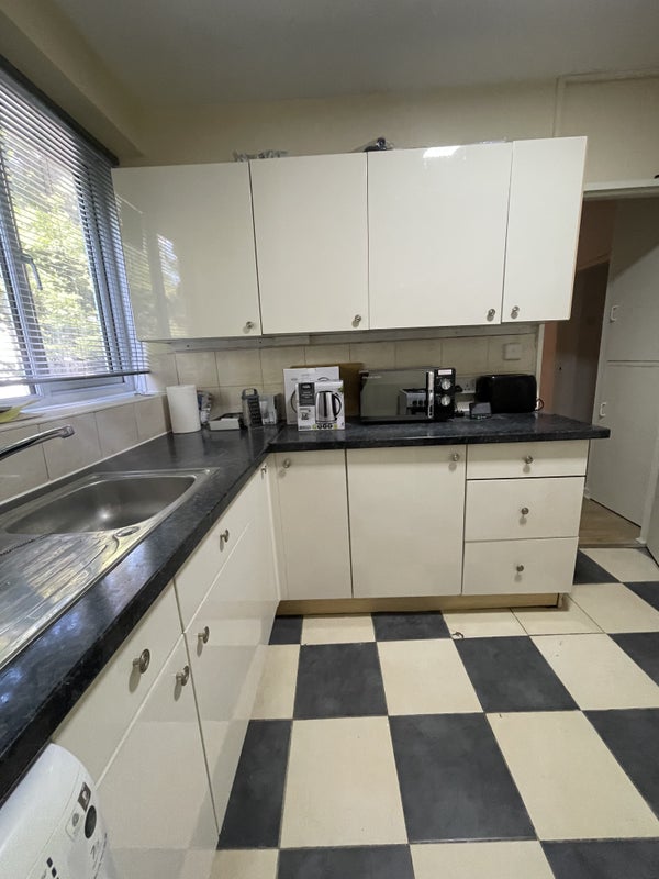 Photo 1: Kitchen