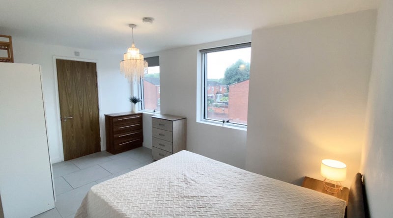 Photo 1: ROOM A. En Suite