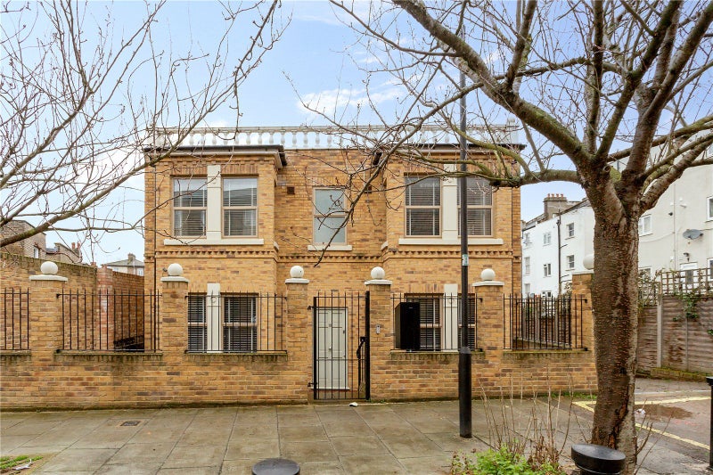 Photo 1: Agent photo - room is front top right - parking also on the right