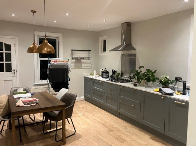 Photo 1: Kitchen