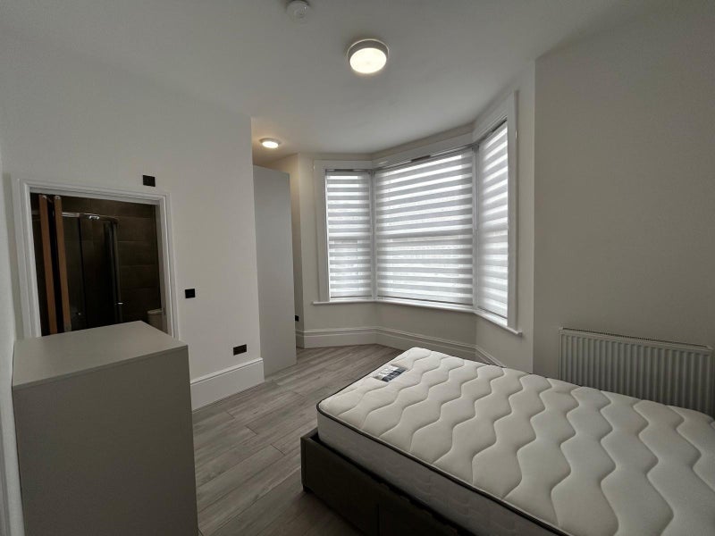 Photo 1: Luxury En-suite DoubleBedroom