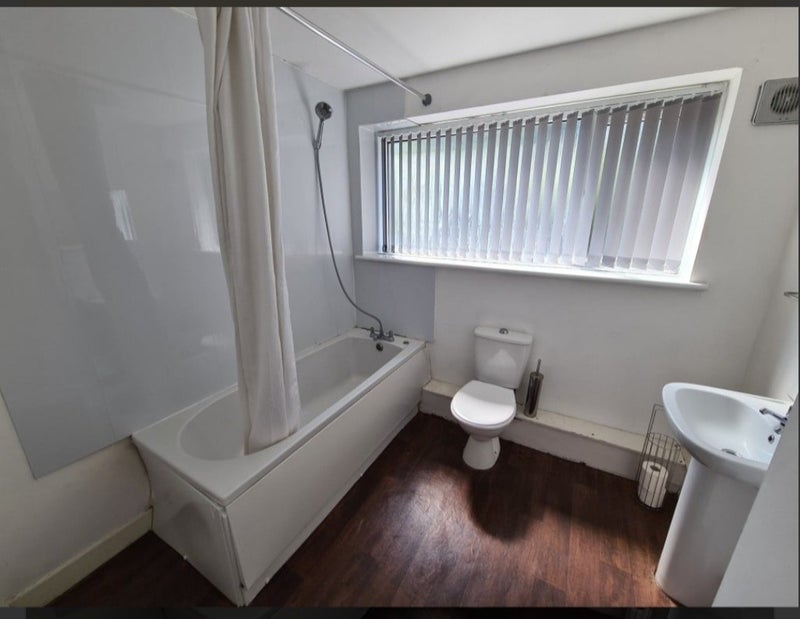 Photo 1: Toilet contact on 07442057197