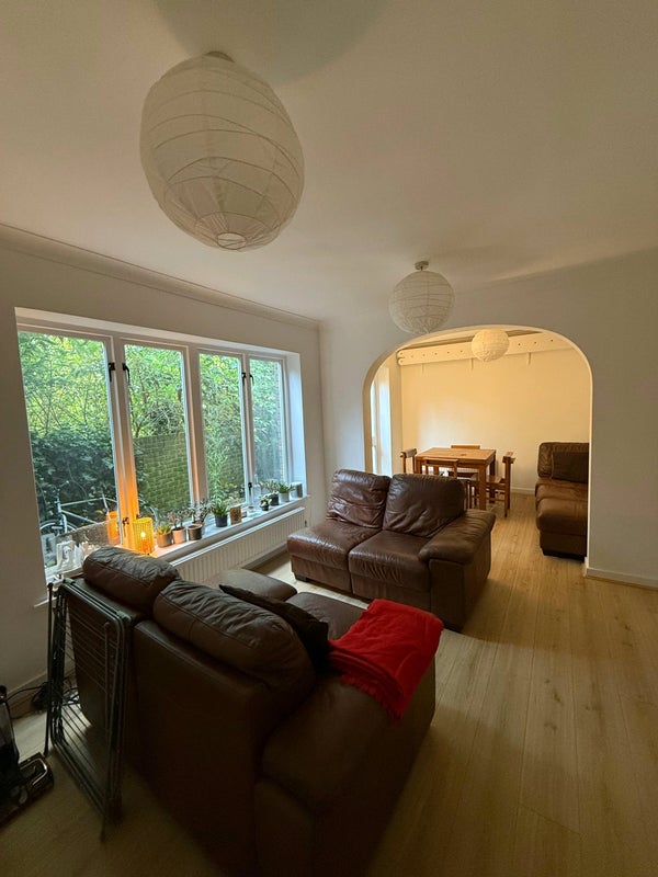 Photo 1: Living room