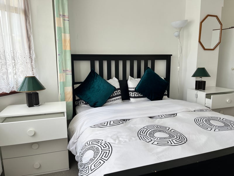 Photo 1: Room (Yours)