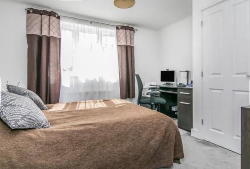 Photo 1: ROOM AVAILABLE