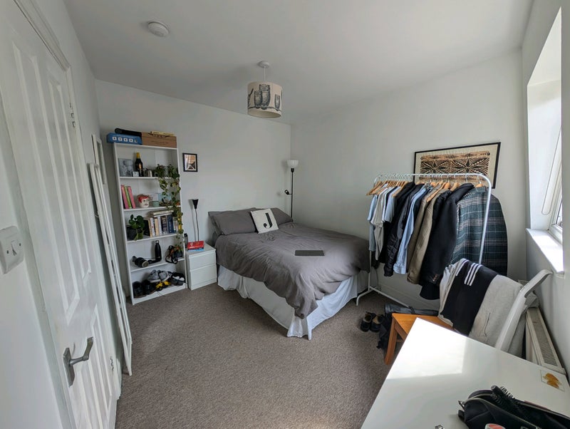 Photo 1: Bedroom