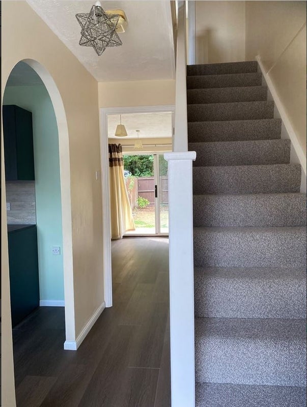 Photo 1: 1_Entrance_Hallway