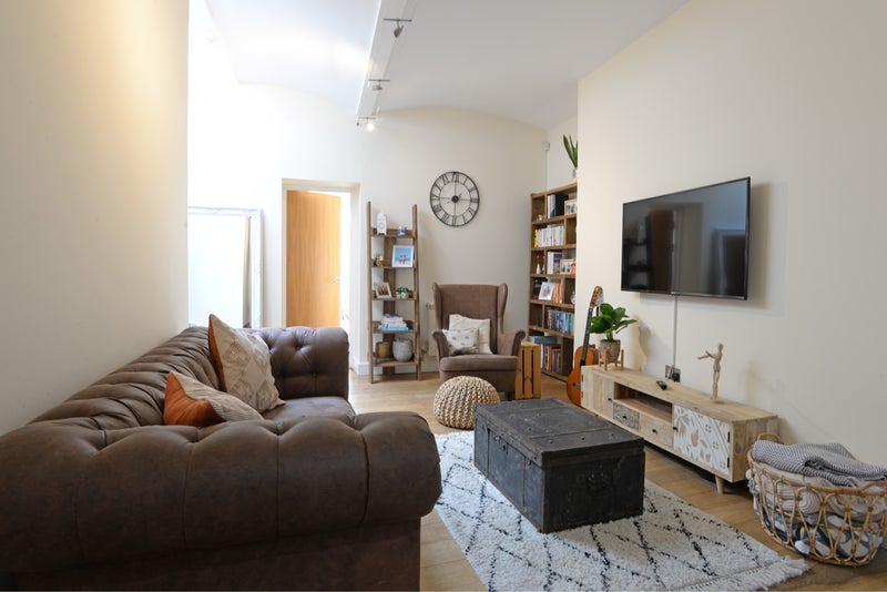 Photo 1: Open plan