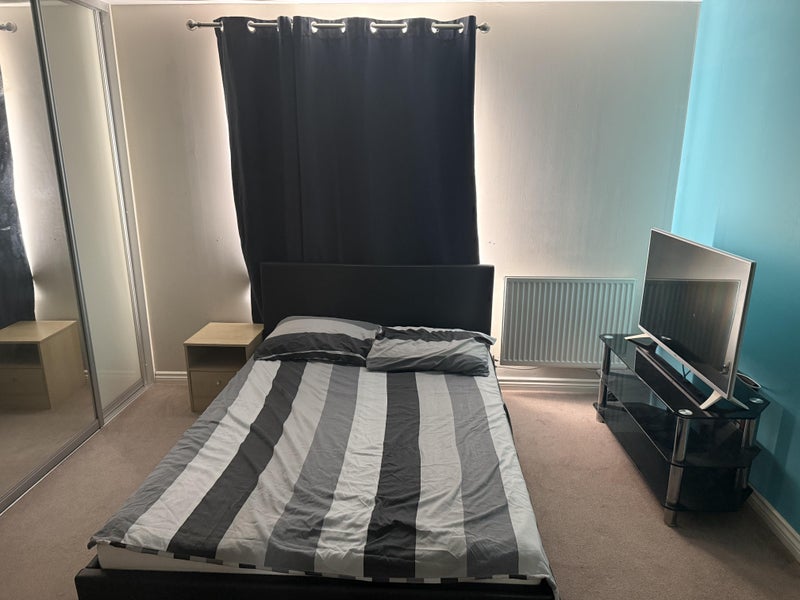 Photo 1: Bedroom view