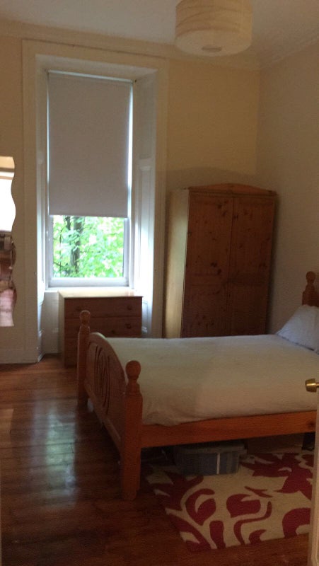 Photo 1: Bedroom