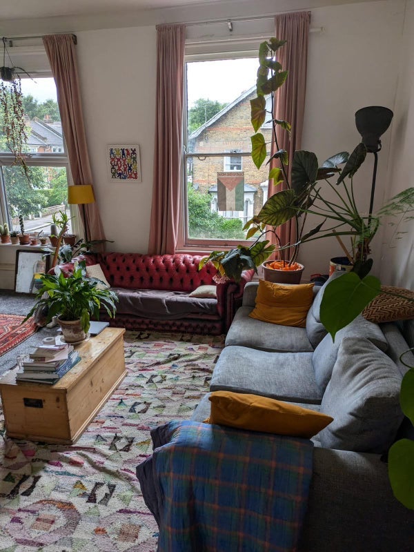 Photo 1: Living room