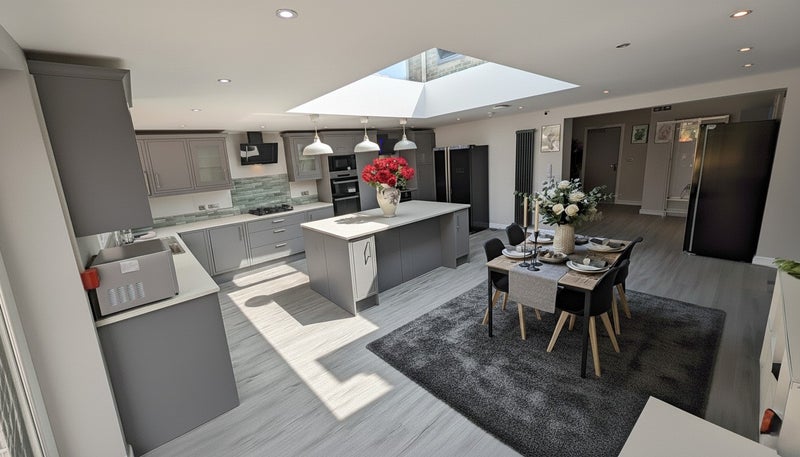 Photo 1: Communal Kitchen / Dining