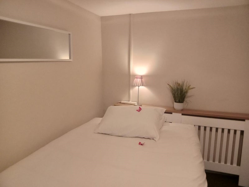 Photo 1: Room 2