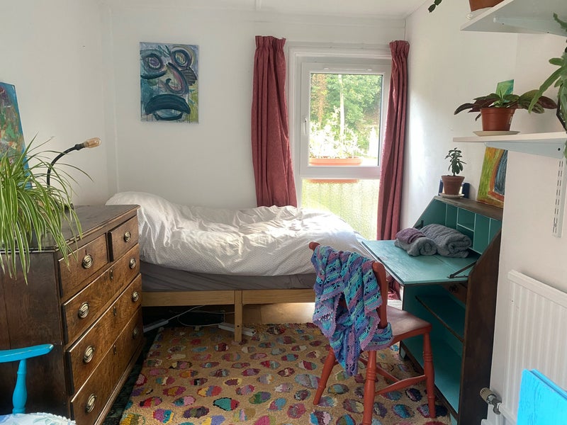 Photo 1: The room