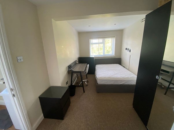 Photo 1: Room 4 - similar size and layout to this room , with an ensuite 