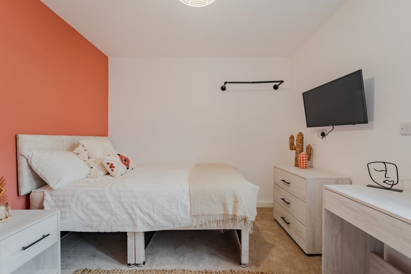 Photo 1: 23 Charlotte St- Studio B- £775 pcm 