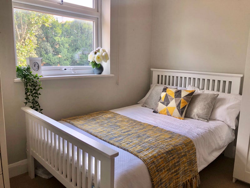 Photo 1: Bedroom 3