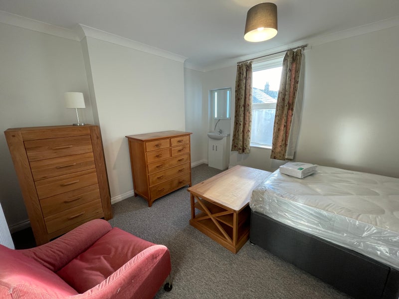 Photo 1: Double Room First Floor 1