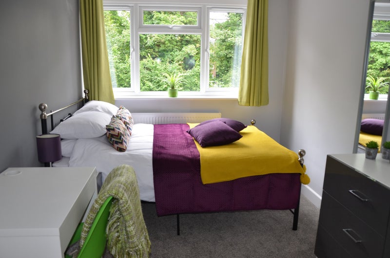 Photo 1: Double Bedroom + En Suite @ £785 per month