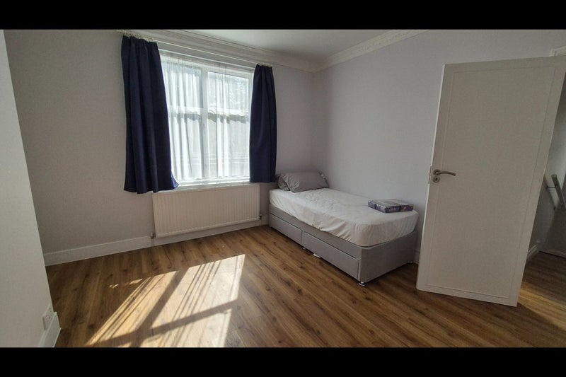Photo 1: Double Room