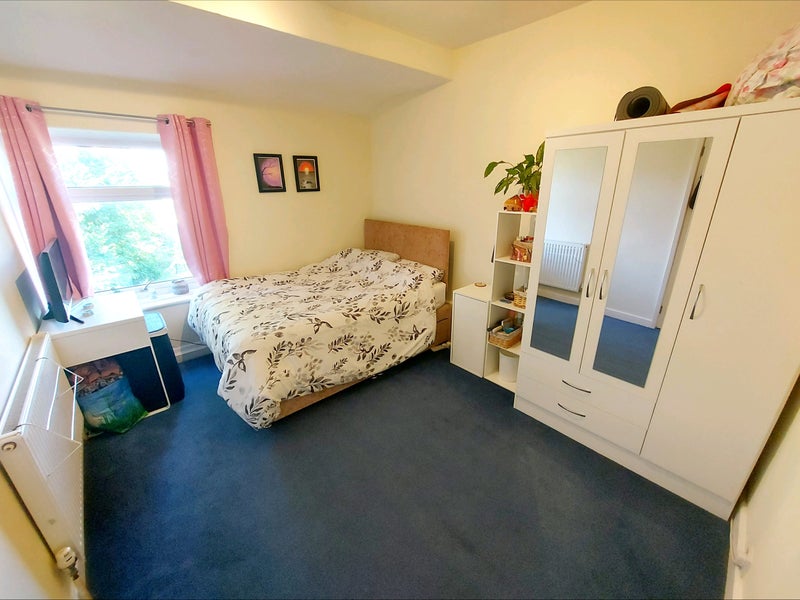 Photo 1: Bedroom (unfurnished)