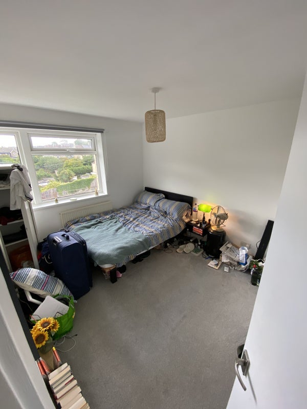 Photo 1: Bedroom
