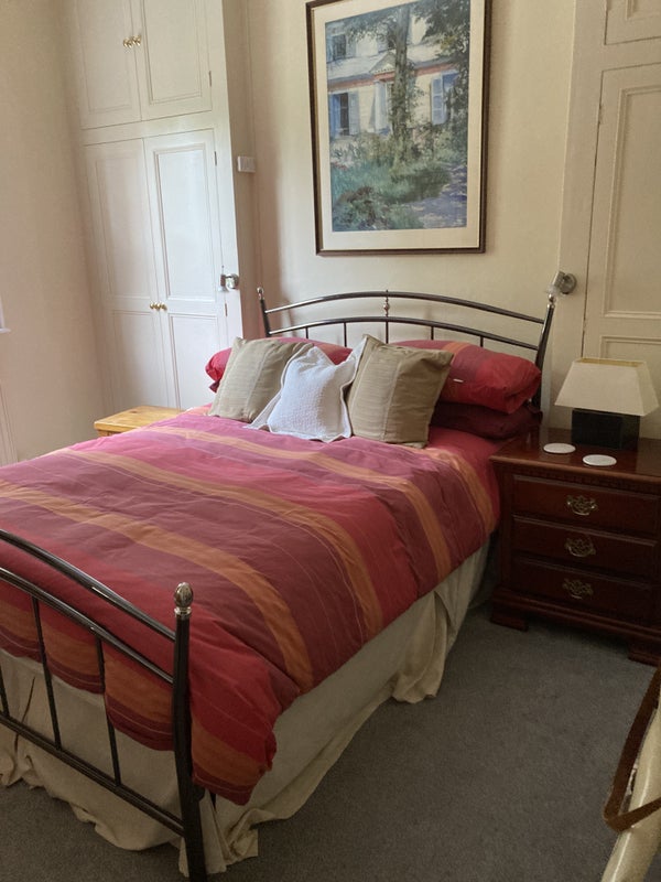 Photo 1: Comfortable double bedroom 