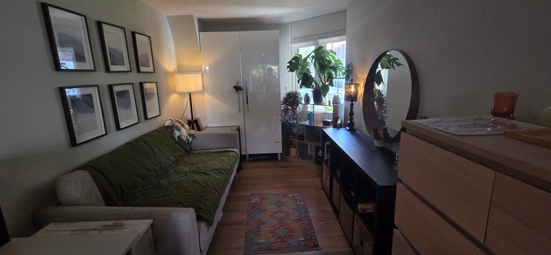 Photo 1: Bedroom