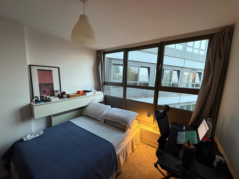 Photo 1: room
