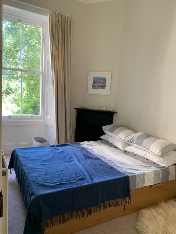 Photo 1: Double Bedroom