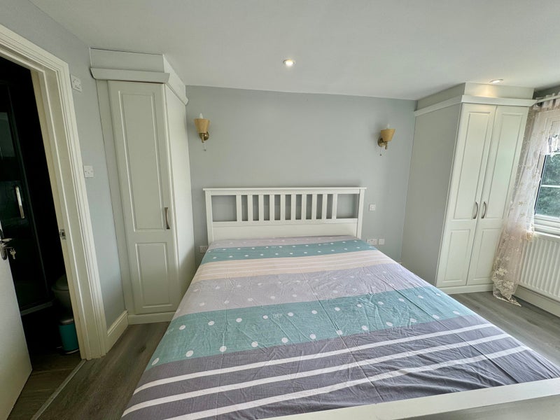 Photo 1: Room 1