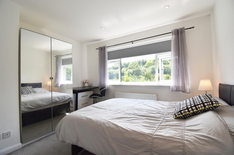 Photo 1: Lovely room, huge wardrobe, nice views