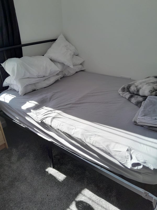 Photo 1: double bed